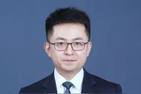 公厕用“凹凸”分辨男女引网友热议 #公厕用凹凸分辨男女 方便之处不能随便！#男女厕所奇葩设计 #公厕用凹凸分辨男女网友称令人不适 #声量计划 #大v说视频封面