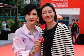李娜：退役了希望人们忘掉我  明天太阳照样升起 李娜希望退役后人们忘记她，这样就意味着有新的人进入人们的视野，网球有了新发展，明天太阳照样升起 #吴小莉采访李娜#莉人物#李娜#大有学问视频封面
