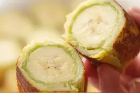 吃不完的吐司把它压扁，10分钟解锁简单美味的精致早餐！ #舌尖上的味道 #吃下这一口烟火气 #一口吃掉春天 #牛油果的神仙吃法 #沉浸式准备治愈系便当视频封面