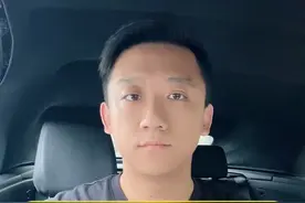 刮刮乐刮出百万大奖 老板称顾客未付款 #女子中百万大奖摊主称未付款夺走 #彩票中奖