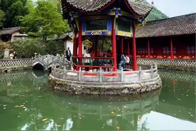 留坝县；一个藏在秦岭深处自然风光秀丽；人文历史底蕴深厚的地方#住进风景里 #一场说走就走的留坝旅行 #醉美留坝我来晒 #去一次大西北才没有遗憾 #风景如画的地方 @留坝旅游视频封面