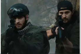 丧尸肆虐实验室，美女科学家慌不择路视频封面