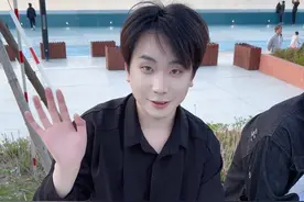 线下抓主播啦！有你们喜欢的主播嘛！#和平精英哈哈