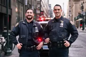 美国纽约警察局Hassel和Lowe警官 #美国 #警察 #美国警察 #摄影 #第一视角视频封面