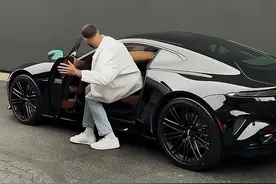 沉浸式体验新款Vantage2025 #阿斯顿马丁vantage #阿斯顿马丁 #超跑 #新款Vantage #阿斯顿马丁db12视频封面