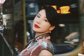 带49岁老妈在香港街头拍胶片旗袍大片，居然被质疑了一天？ #妈妈 #母子 #旗袍 #港风 #香港