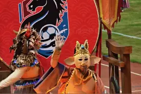 苏超最烧啦啦队、全国最烧猪八戒来了！球可以不赢，气势上一定不能输#淮安 #苏超