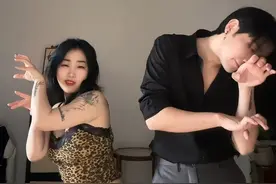 啦啦啦啦啦啦～啦😋#泫雅 #4minute #抖音潮流舞蹈地图 #叔婶 #双人舞视频封面