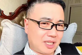 去银行取钱的理由。#银行取钱 #辉叔搞笑视频封面