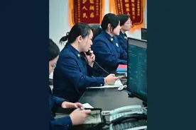 闪耀，不止今天！致敬消防救援队伍中，每一位了不起的她！#她在平凡生活中闪闪发光 #了不起的她 #妇女节快乐 #你可以永远相信中国消防 @郴州消防视频封面