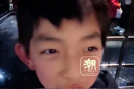 10岁弟弟看完《哪吒2》有惊奇发现“哪吒是三头六臂 我是一头二臂” 姐姐笑趴：这对吗弟弟，弟弟听说自己火了问可以不写作业了吗视频封面