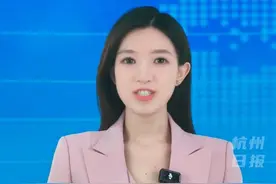 8月2日，广西互联网辟谣平台通报：网传“亮证女”为公安部门某领导为不实消息，人民网评：#舆论想听的亮证司机她是谁 而不是“她不是谁”，碎片化发布消息反而会带来负面效应。#主播说新闻