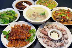 开饭拉！今晚焖的梅头肉小朋友说好好吃#生活的烟火气息视频封面