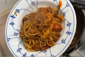 孩子爱吃意面你就这样做，比外面餐厅的浓郁好吃料足好吃还不贵还有我的减脂晚餐也不错哦你可以试试#肉酱意面怎么做 #好吃到停不下来 #厨房小白也能学会 #快手菜 #减脂人的饮食视频封面