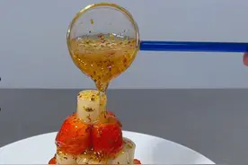 山药搭配草莓猕猴桃也能做出步步高升创意甜品，做法简单造型好看，您还喜欢吗？#厨师 #美食 #凉菜摆盘装饰技巧 #凉菜系列 #用心做菜