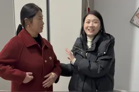 倒计时“3”天结婚，今天和姐姐一起把压箱的饭和花给买了，姐姐说结婚就是这样，好多东西都是到跟上了，才想起来买啥，还有3天就要结婚了，现在脑子里面还有点乱乱的懵懵的。 #记录真实生活 #婚礼倒计时视频封面
