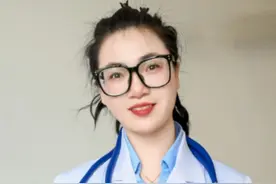 睡觉的时候身体突然抖一下，咋回事？ 睡觉的时候身体突然抖一下，咋回事？#硬核健康科普行动 #医学科普仅供参考如有不适请线下就医 #医疗创作者培优计划 #睡觉身体抽搐怎么回事 #医学科普视频封面