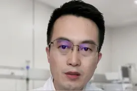 脊柱隐裂是病吗？多数人天生带“缝”无症状！ #抖出健康知识宝藏 #健康乘风计划 #脊柱隐裂 #先天发育 #腰部疼痛 @抖音健康 @抖音知识