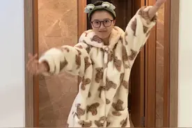 duai duai duai一天了！ #唱跳 #超甜小作文 #大张伟 #无声卡清唱 #扭一扭视频封面