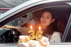 终于拍上这个生日转场啦～感谢老妈的配合，第一遍居然忘记挂P挡了😂#轮到我生日用这个bgm了 #过生日要有仪式感 #一岁一欢喜岁岁皆如意 #今天不当公主当寿星视频封面