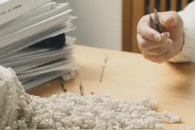 修复一件毛衣，倾听一个故事#非遗手工视频封面