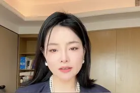 虽然这个视屏很长，可是我依然没有完全表达我想表达的，关于这方面我想说的太多 ，我们小时候家里都是普通家庭 从小没人人教我们看清这个社会 看懂人情世故 ，直到我们在社会摸打滚爬多年才明白 衣冠镇小人 言语压君子 人善被人欺 马善被人骑 。没钱就没话语权 都喜欢老实人 可是都不尊重老实人 ！人总是喜欢欺负不如自己的人 ，网络还真不是一个只能看热闹的地方，它也可以让你更有见识 让你认识到自己的不足 让你去进步 司马懿说看人之长皆为我师 看人之短 世上无一人可交。我们要懂得欣赏每个人的长处 很多事情可以不去做 但是不要凡事诋毁。都说别人眼中的自己不是自己 自己眼中的自己也不是自己 你眼中的别人才是自己！#女性价值观 #孩子教育