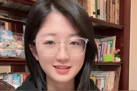 应网友要求拍录一个英语视频，这是一篇关于12月24日是什么日子的视频，想听小张读什么的大家随便点，有时间一定会录的😊#长津湖 #口语练习 #张忻然