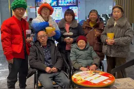 早就想看哪吒了，今天终于带村民一起看上啦。#哪吒 #哪吒2登顶中国影史票房榜首 #哪吒2 #带村民一起看哪吒 #我的乡村生活视频封面
