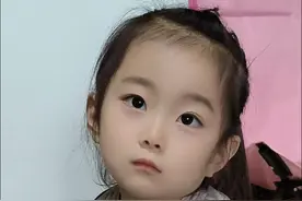 我这么认真的跟你说话，别开玩笑 #萌娃 #骗你生女儿 #搞笑 #看一遍笑一遍 #上热门视频封面