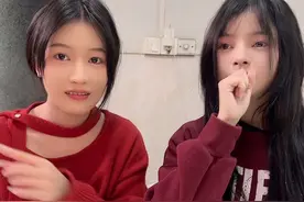 趣味游戏炸金花 跟我干就等于跟电干@沙雕表妹 @沙雕姐妹酒局  #扑克牌的各种玩法 #过年提前练习牌技 #沙雕女孩欢乐多 #玩扑克 #日常娱乐视频封面