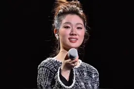 爱到最后，我们还剩下什么？#听哭了自己😭😭 #伤感音乐#歌词句句入心