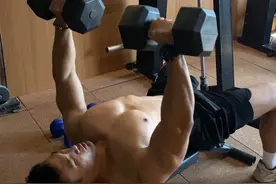 固定器械推胸这几个细节掌握好 胸肌瞬间💥✅ #抖音健身房 #健身干货 #胸肌训练 #健身教学视频封面