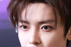 #侯明昊 高清镜头下状态好好～好带感的脸！视频封面