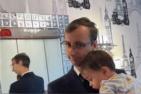 老公飞上海了，Daniel也要出门和爸爸一起飞，小朋友也有一个飞机梦。#海外生活 #vlog日常 #飞行员