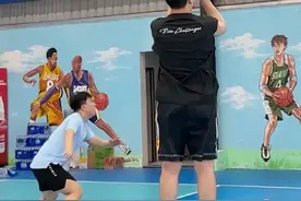 罚球可以起跳投篮，但不可以起跳不投篮 #篮球教学 #用篮球表达心情 #抖音篮球 #实战篮球 #篮球战术视频封面