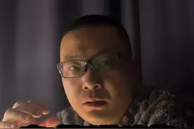 亲戚间来往的底线是什么？ 他可以自私，可以嫉妒，也可以说三道四，但绝不能在背后算计，使坏，耍手段，捅刀子 有些东西，该断舍离的#金句 #文字的力量 #语录人生 #日更 #人情世故视频封面