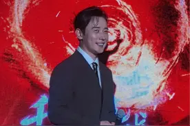 #罗晋 黑西装造型亮相#非遗风物大赏之夜 荣光满面气质状态很好#你们非遗圈是要考研吗视频封面