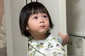 看她说探索说话造句子的样子 想起了我当年学英语语法hhh #萌娃日常 #骗你生女儿 #日常vlog #晒出越养越上头的人类幼崽 #又是被女儿治愈的一天视频封面