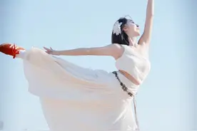 今天做一个温柔的美女子～#爱的华尔兹 #中国舞 #舞蹈#裙子