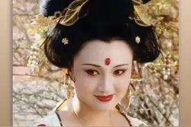力士脱靴、玄宗喂汤、贵妃研墨，这应该是诗仙李白最巅峰的一天了视频封面