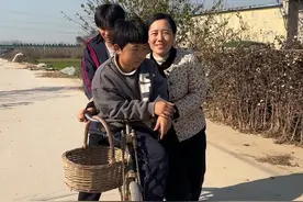 临时起意，还原7080年代回娘家走亲戚，是不是勾起你们童年的回忆#记录真实生活 #二八大杠自行车 #接地气视频封面