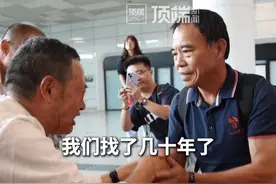 7月2日，河南郑州，“灵魂摆渡人”刘德文送河南籍台湾抗战老兵骨灰回家，老兵离家83年终魂归新郑故里，临走时，刘德文叮嘱家属：“不要让长辈等待，回家先给长辈敬个茶”