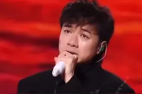 也曾饱尝了寒霜,也曾偷偷的大哭一场。#走过人生的坎坷 #歌词句句入心 #伤感音乐视频封面
