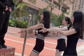 #我的好兄弟 #保安 #浅跳一下 #路人视角 #街拍