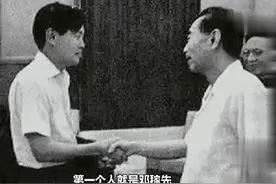 1971年杨振宁首次回国访问，第一个要见的人是邓稼先视频封面