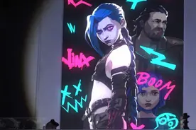 用透明胶做一幅色彩跳动的金克丝 #金克丝 #创意美术 #金铲铲之战 #金铲铲玩家有自己的双城大结局 #在金铲铲里复刻双城之战视频封面