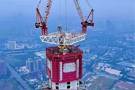 据网传消息，停工五年之久的世界第二高烂尾楼--蜀峰468即将迎来算工！为什么高楼都会烂尾呢，重庆的陆海国际中心何时能竣工呢？#地标建筑 #烂尾楼视频封面