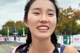 竞技体育本身就是残酷的，前几次跑崩了好几场，但依然听到有无数的跑友在赛道中赛道外为我呐喊为我加油，给我鼓励给我力量，真的很感动，压力重重下又感受到温情与温暖。#抖音带你去跑马 #南京马拉松 #马拉松视频封面