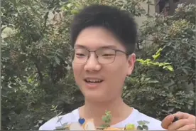 过去三年临沂的高考状元，来自三所不同的高中，两位被北京大学录取，一位被清华大学录取。今年临沂的高考状元又将花落谁家呢？让我们拭目以待！视频封面