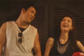就这个极致拉扯感爽！真的很爱看熟男熟女的直球恋爱#韩东君新剧一直在偶遇视频封面